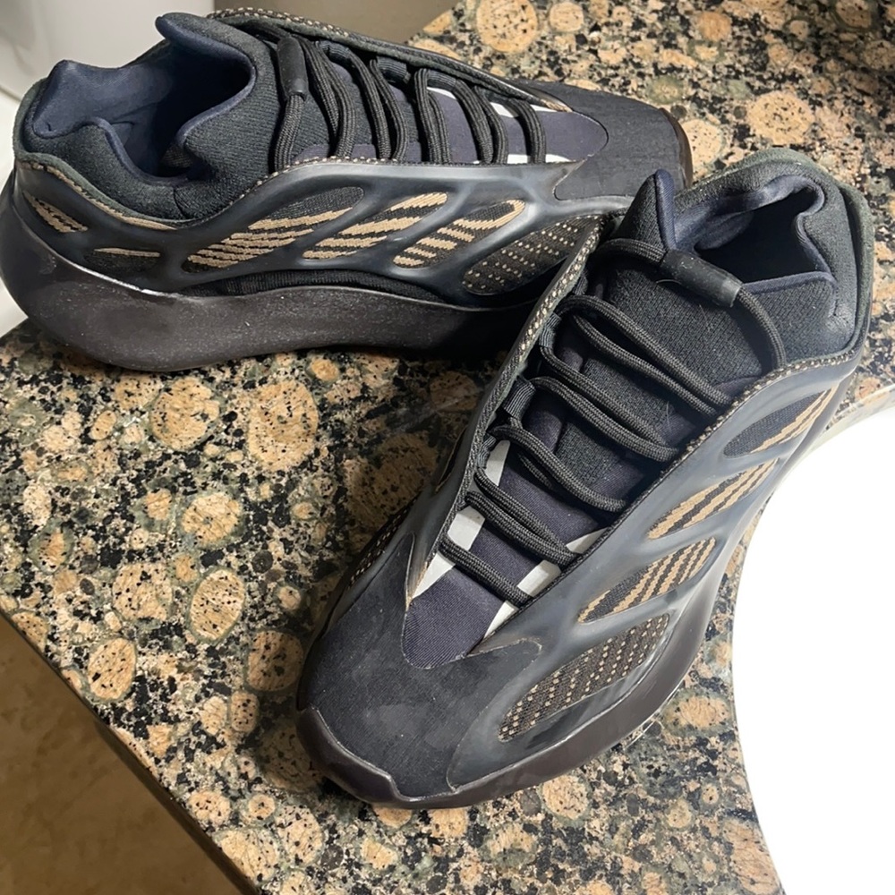 Yezzy clay brown